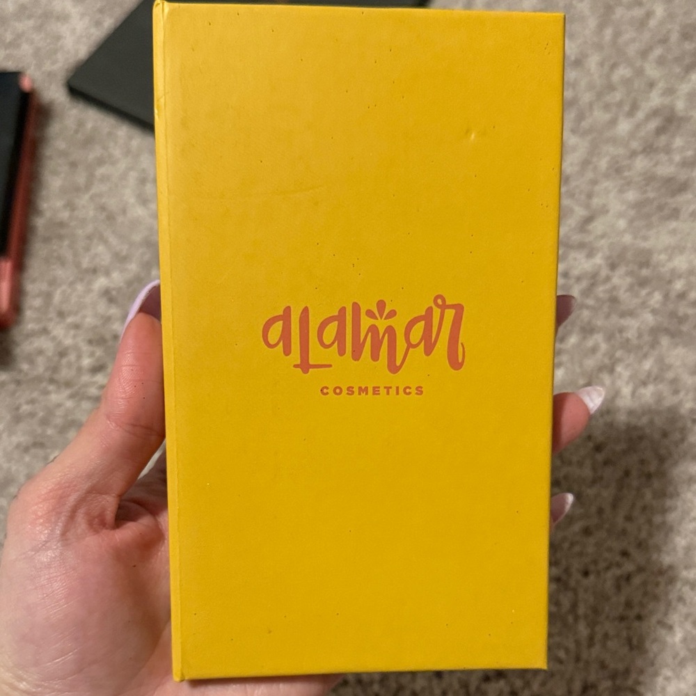 Alamar Cosmetics Eyeshadow Palette - Vibrant Yellow